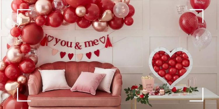 Gợi ý các mẫu phụ kiện trang trí ngày tình nhân 14/2 đẹp độc đáo